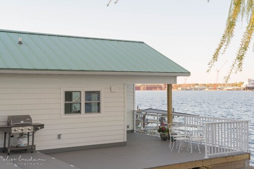 Lily Pad, a Door County Waterfront Cottage in Sturgeon Bay