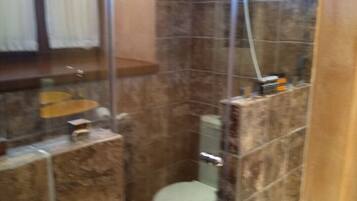 Doccia, asciugacapelli, asciugamani