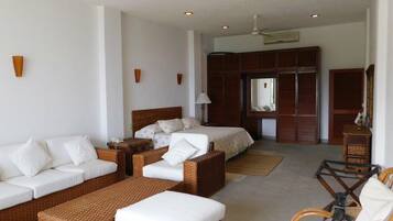 4 bedrooms, WiFi, bed sheets