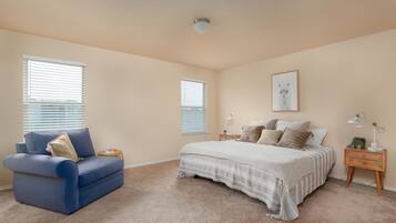 5 bedrooms, desk, iron/ironing board, WiFi