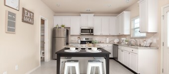 5 Bedroom, Spacious, Quiet Home • Ideal for Families & Professionals • Pet-Free