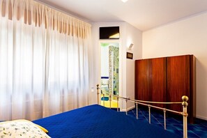 2 chambres, fer et planche à repasser, accès au Wi-Fi (inclus)