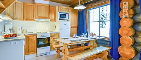 Jääkaappi, mikroaaltouuni, astianpesukone