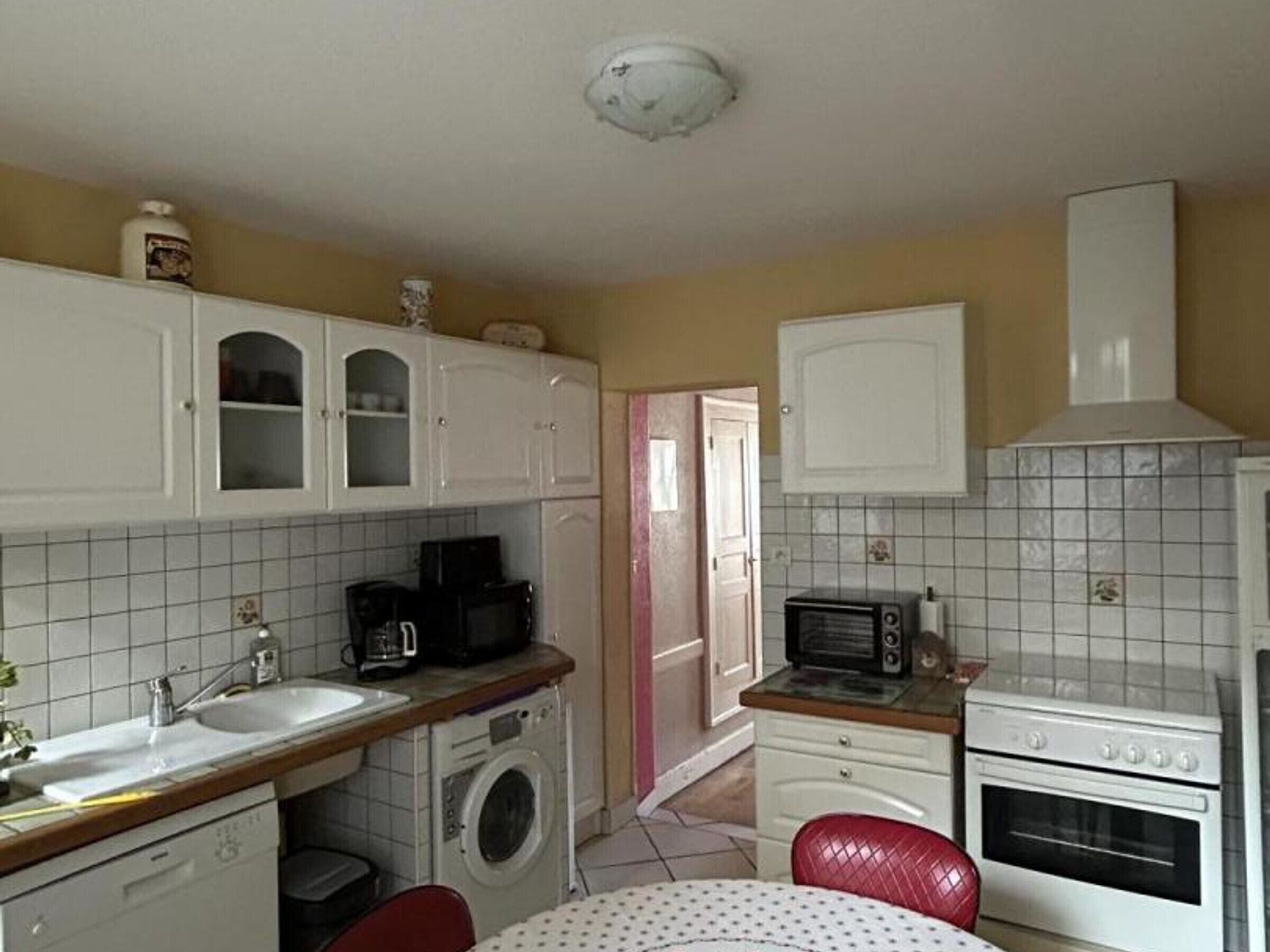 Kühlschrank, Mikrowelle, Ofen, Geschirrspüler