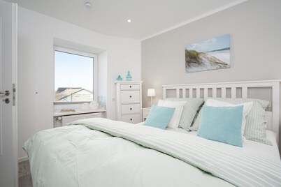 Modern apartment on the Baltic Sea / vacation with your own horse