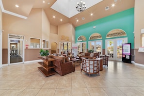 Townhome, 4 Bedrooms | Lobby sitting area