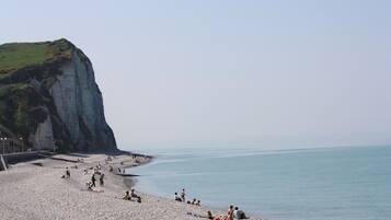 Una spiaggia nelle vicinanze