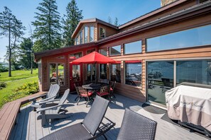 Outdoor dining - Sunlit Lakefront w/ Dock, Game Room & Firepit (Oakland)