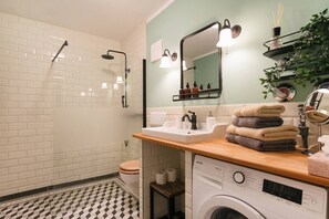 Dusche, Handtücher, Seife, Shampoo