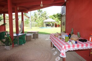 Café da manhã com buffet grátis todos os dias