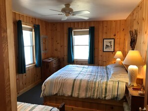 2 habitaciones, escritorio, tabla de planchar con plancha y wifi gratis 