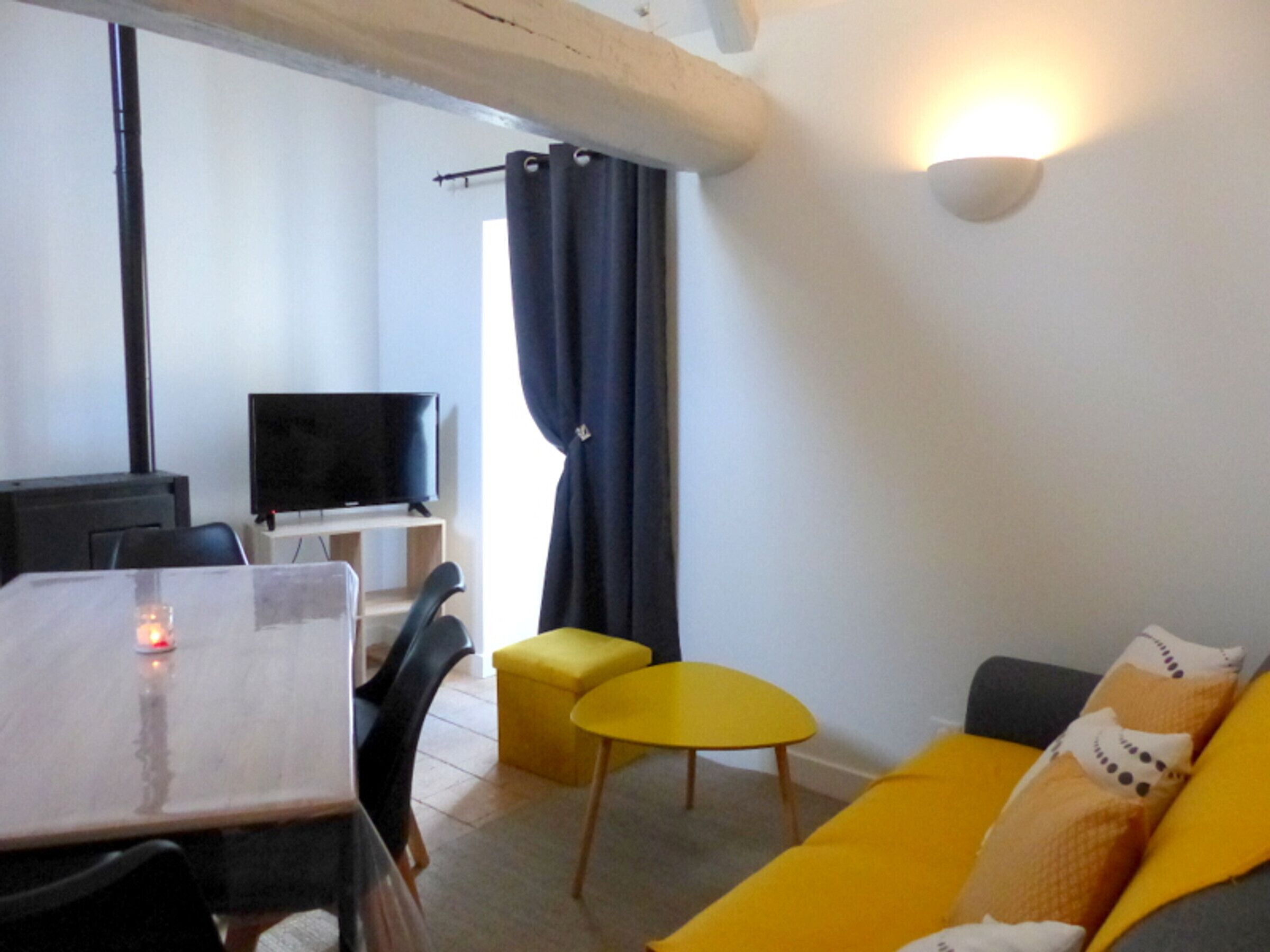 Télévision, cheminée