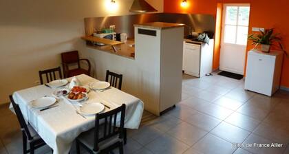 Maison rénovée avec jardin, animaux acceptés, climatisation, parking