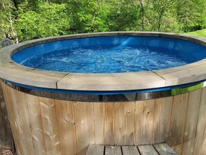 Outdoor spa tub - Renovated mill with shared pool and pet-friendly (Vernusse)