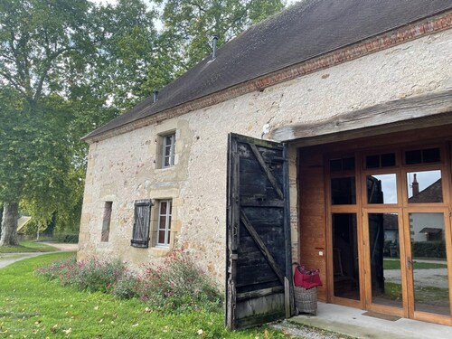Restored Shepherd's Hut, Pets Allowed