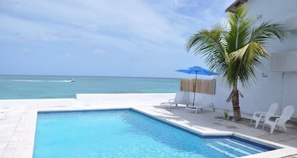 Ivy Mays Strandhaus am Compass Point
