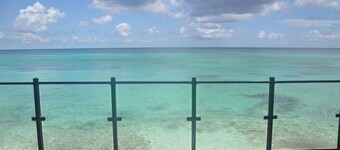 Ivy May’s Beachhouse à Compass Point