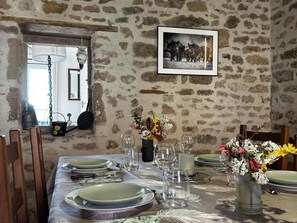 Dining - Country house, AC - 4 guests (Saint-Bonnet-Tronçais)