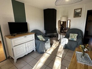 Living area - Country house, AC - 4 guests (Saint-Bonnet-Tronçais)