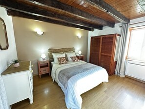 Room - Country house, AC - 4 guests (Saint-Bonnet-Tronçais)