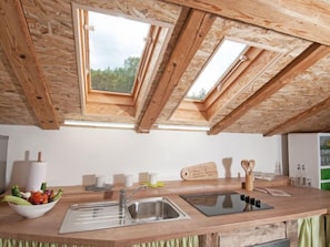 Kühlschrank, Ofen, Kochgeschirr/Geschirr/Besteck, Gefrierschrank