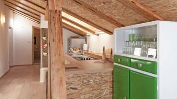 Kühlschrank, Ofen, Kochgeschirr/Geschirr/Besteck, Gefrierschrank