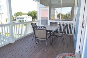 Outdoor dining - Wow on Waccamaw - Second Row in Garden City Beach (Garden City)