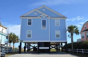 Exterior - New Beginnings - Oceanfront in Garden City Beach (Garden City)