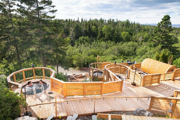 Sauna, hot tub, steam room, hot stone massages, Swedish massages - Nordet (Perce)