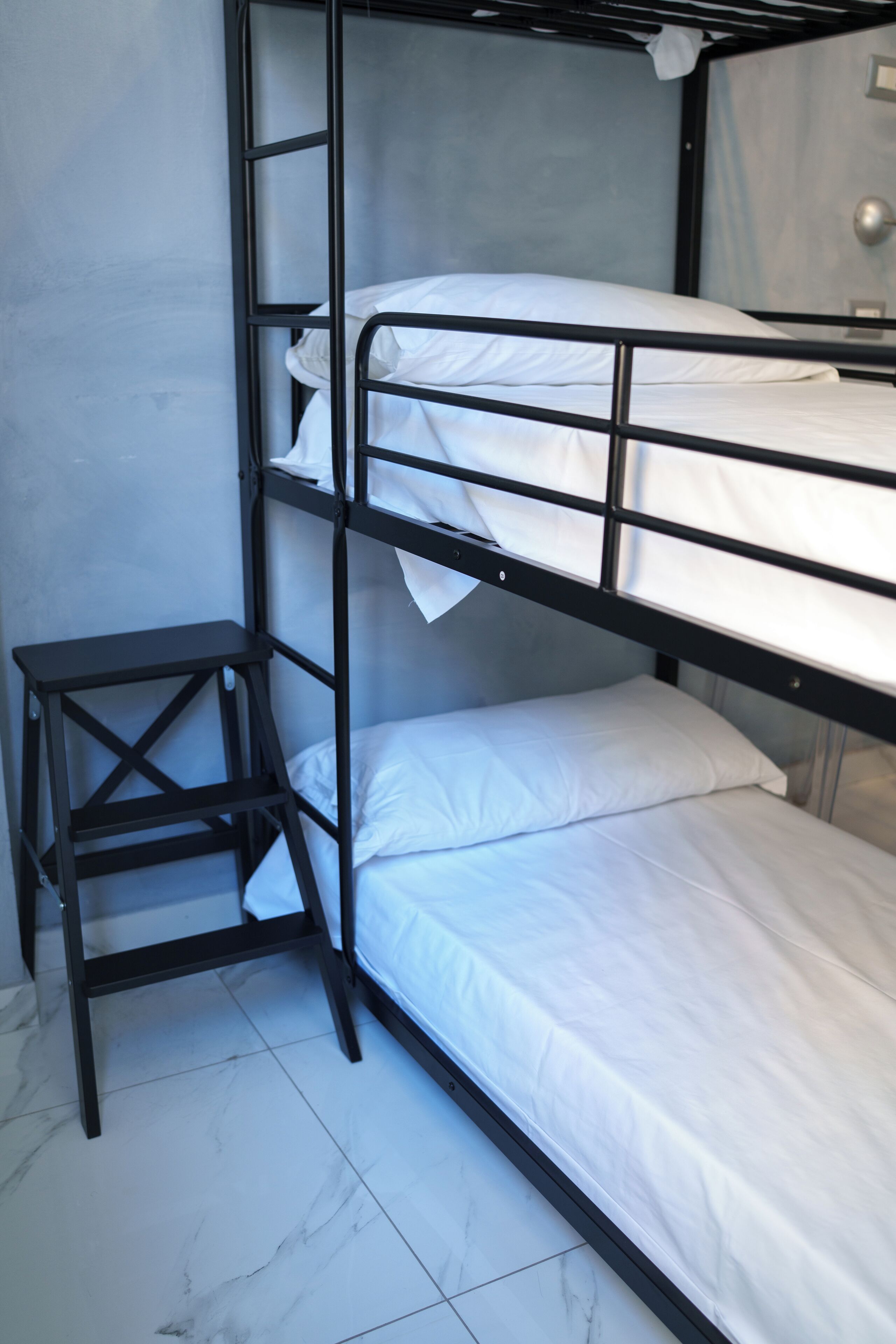 Blackout drapes, free WiFi