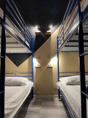 Blackout curtains, free WiFi