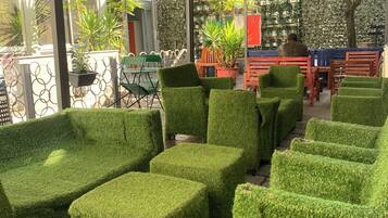 Dormitorio condiviso Basic, per sole donne, bagno condiviso | Terrazza/patio