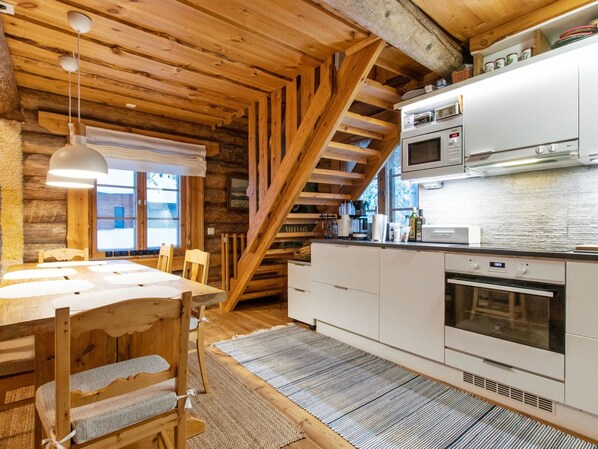 Frigorifero, microonde, lavastoviglie, tostapane