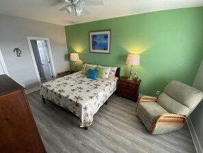 4 bedrooms, Internet, bed sheets