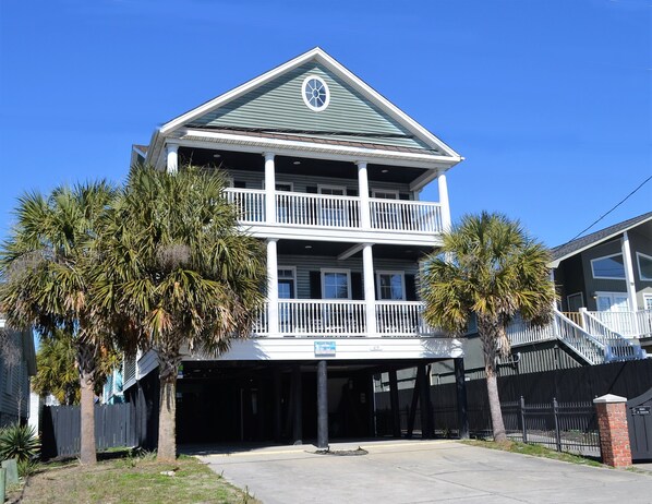 Exterior - Nana's Nook - Second Row in Garden City Beach (Garden City)