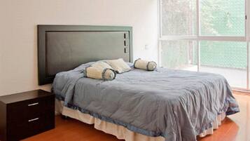 Departamento familiar, 3 habitaciones | Tabla de planchar con plancha, wifi gratis y ropa de cama