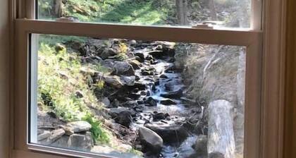 Creekside Retreat on the Creek with fire pit