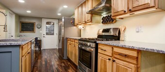 Creekside Retreat on the Creek with fire pit