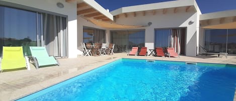Outdoor pool, a heated pool