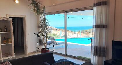 Nira Beach House Eleganc & Charm exclusive pool and sea view
