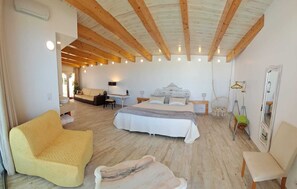 5 bedrooms, in-room safe, desk, iron/ironing board - Nira Beach House Eleganc & Charm exclusive pool and sea view (Carvoeira)