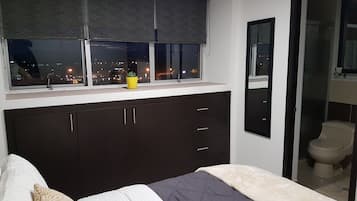 1 habitación, tabla de planchar con plancha, wifi y ropa de cama