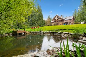 Property grounds - A Log House in a Private Forest with Hot Tub! (Ridgefield)