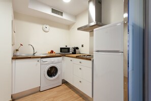 Refrigerador, microondas y tostadora 