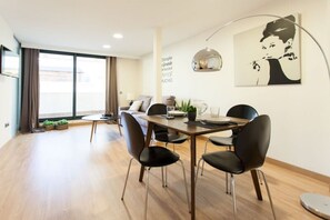 Dining - Albareda 5 - One Bedroom Apartment, Sleeps 4 (Sevilla)