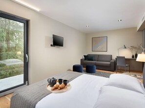 8 slaapkamers, een bureau, een strijkplank/strijkijzer, gratis internet