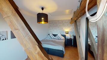 2 bedrooms, in-room safe, iron/ironing board, free WiFi