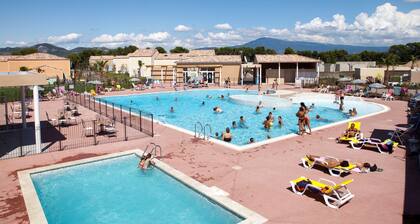 Maison chaleureuse | Accès piscines, fitness, club pour enfants