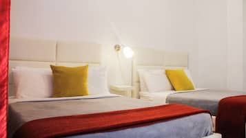 Tabla de planchar con plancha, wifi, ropa de cama