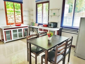 Dining - Ao Nang Family Pool Villa (AO NANG)